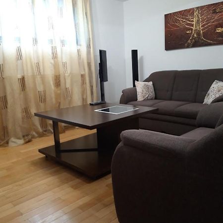 Papas Apartments Bucurestii Noi ภายนอก รูปภาพ