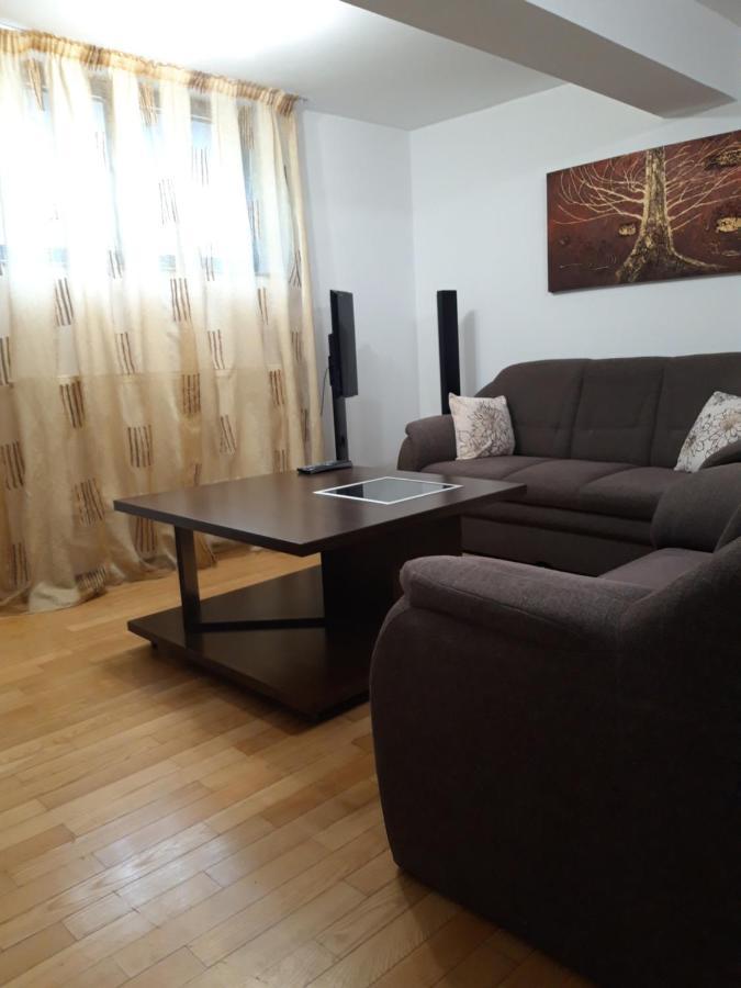 Papas Apartments Bucurestii Noi ภายนอก รูปภาพ